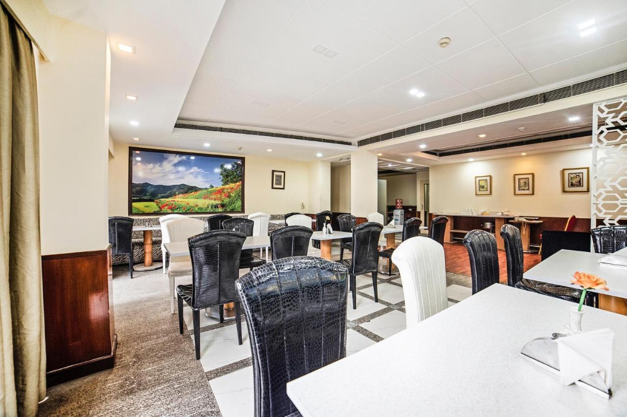 The Bmk Hotel Greater Kailash 델리 외부 사진
